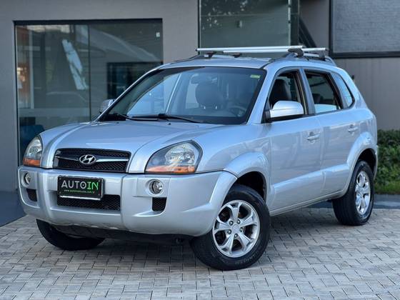 HYUNDAI TUCSON 2.0 MPFI GLS 16V 143CV 2WD FLEX 4P AUTOMÁTICO HYUNDAI TUCSON 2.0 MPFI GLS 16V 143CV 2WD FLEX 4P AUTOMÁTICO